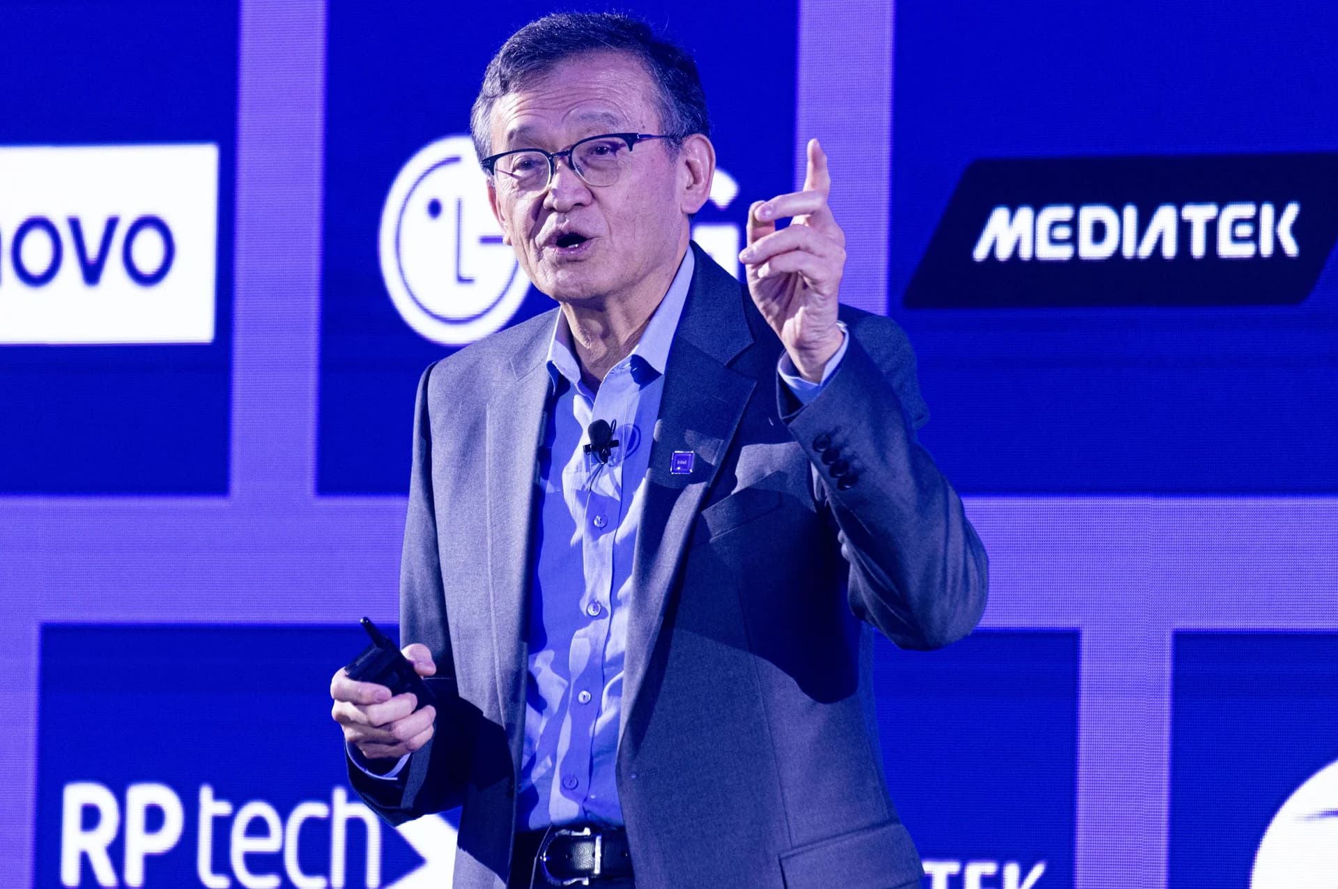 CEO Intel: Điện toán lượng tử quang học và AI sẽ định hình tương lai công nghệ