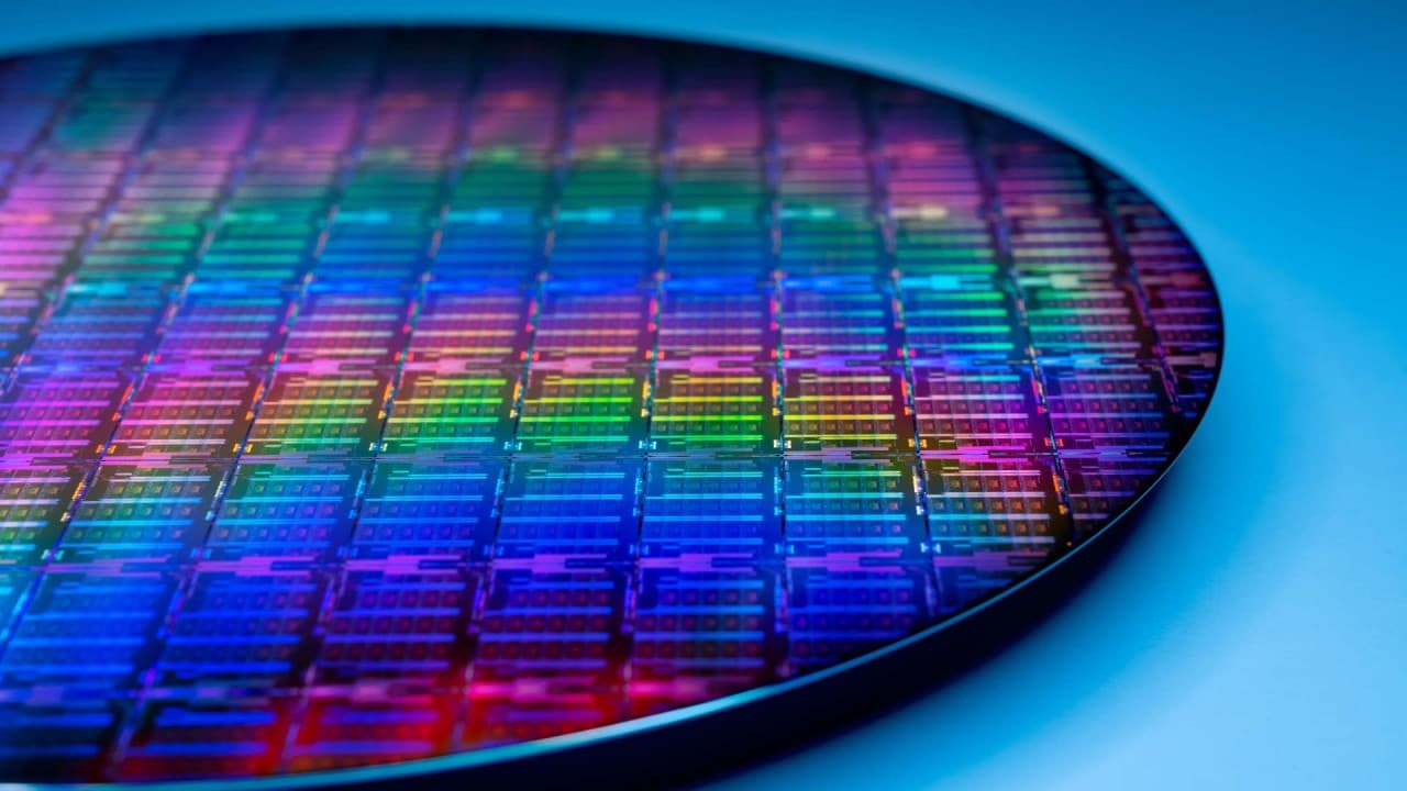 Bước nhảy vọt của ngành thiết bị chip Trung Quốc: Lợi nhuận tăng 400% nhờ khủng hoảng chuỗi cung ứng toàn cầu