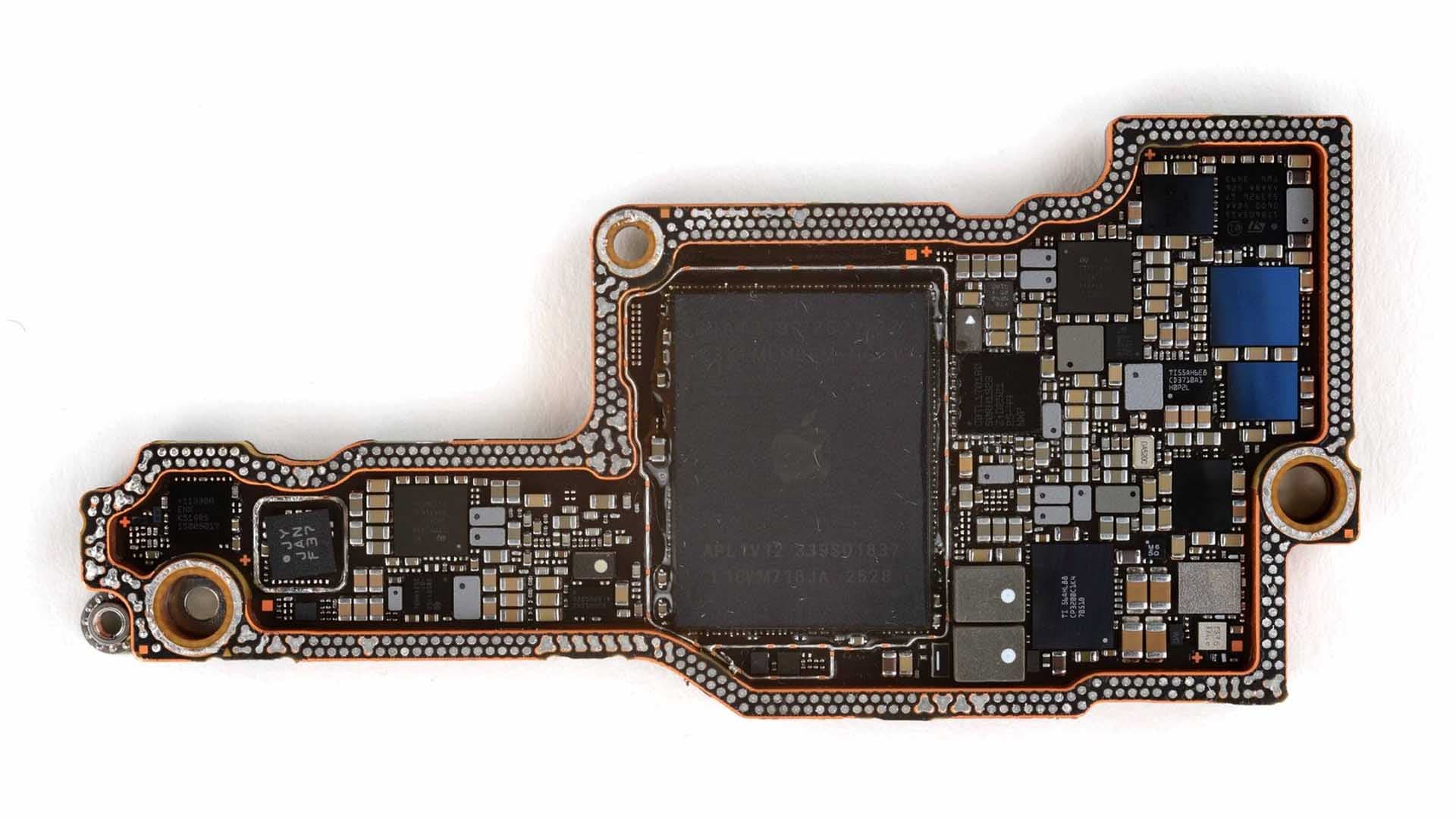 Apple Đánh Mất Vị Thế Đàm Phán Chip DRAM Vào Tay Các 'Hyperscaler'