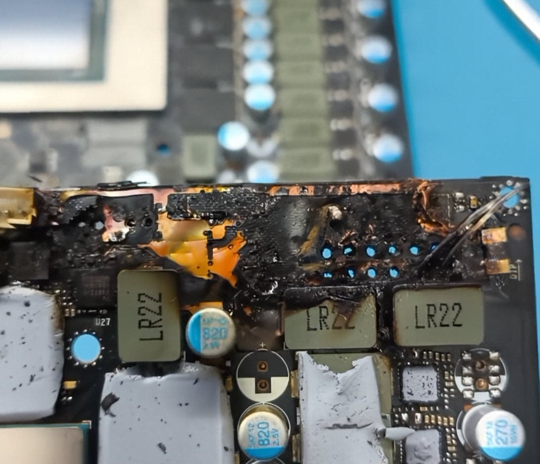 RTX 5090: Khi Cổng Kết Nối 16-Pin Trở Thành Tử Huyệt Của Card Đồ Họa Cao Cấp
