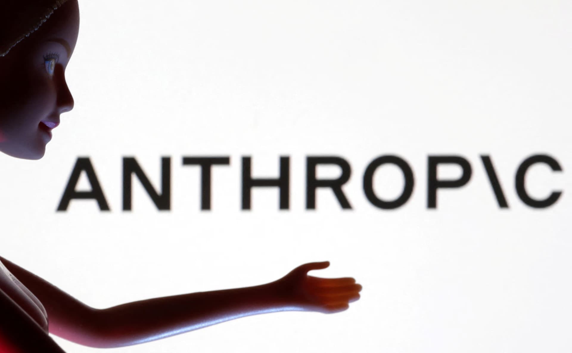 Anthropic chi trả gần 1 triệu USD cho kỹ sư AI thiết kế chip, nhưng chỉ 320.000-485.000 USD cho người trực tiếp chế tạo