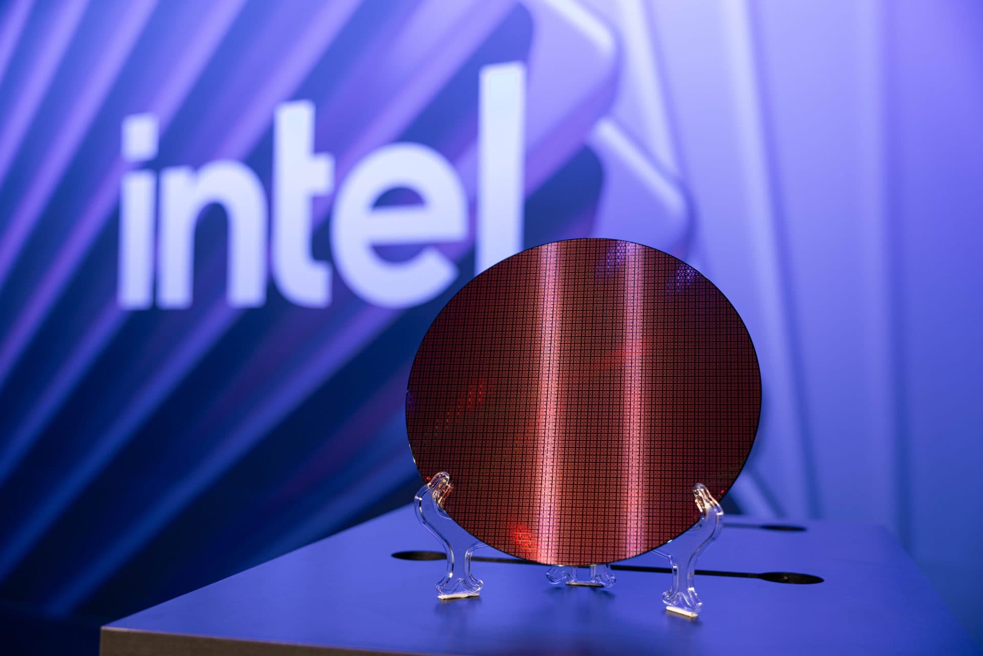 Intel hợp tác với UMC phát triển chip 3nm: Thách thức vị thế thống trị của TSMC