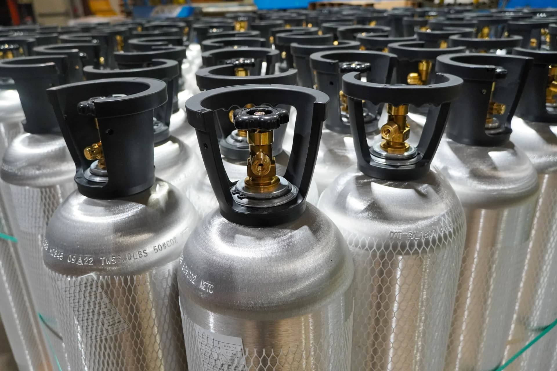 Khủng hoảng CO2 đe dọa chuỗi cung ứng chip bán dẫn tiên tiến: Nguyên nhân và hệ lụy
