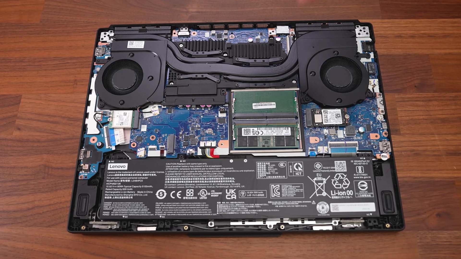 Best Buy bị chỉ trích vì tháo RAM 32GB khỏi laptop gaming cấu hình 64GB