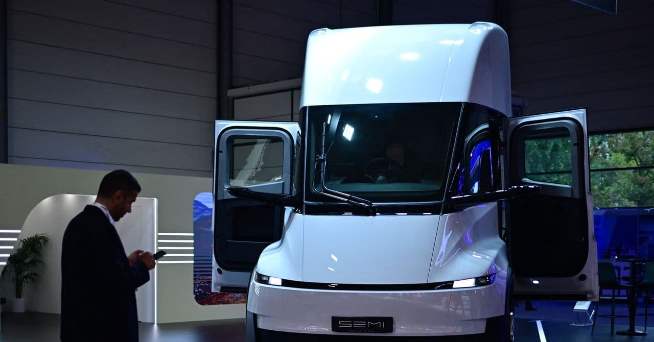 Tesla Semi: Bước tiến lớn trong vận tải sạch sau gần một thập kỷ chờ đợi