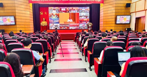 Thúc đẩy triển khai thủ tục hành chính điện tử trong các tổ chức Đảng: Cơ hội và thách thức